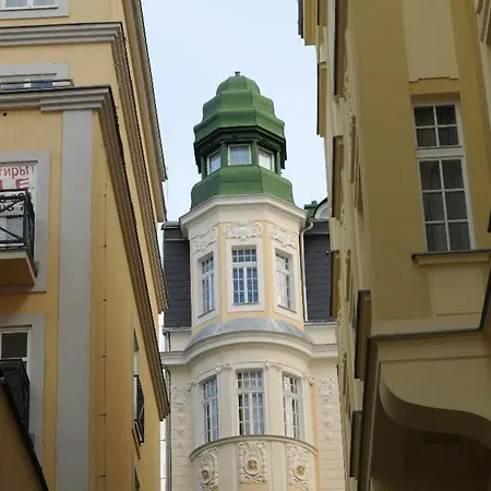 Apartment Near Colonnade In